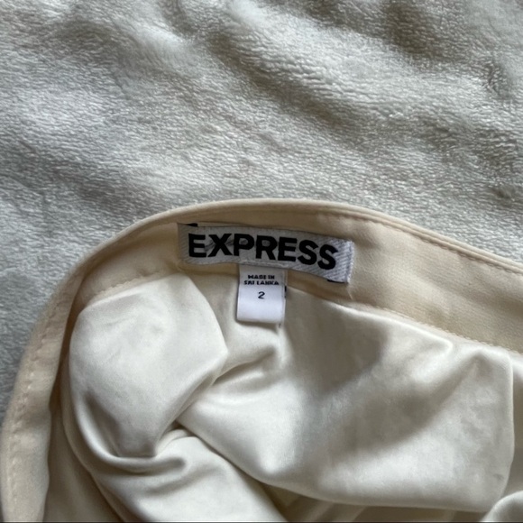 Express Size 2 black and white - Picture 8 of 11